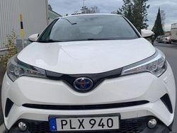 Vit Begagnad 2017 Toyota C-HR+ Active SUV | 196 500 kr (Lite dyr)