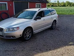Silver Begagnad 2008 Volvo V70 Momentum Kombi | 40 000 kr (Marknadspris)