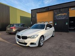Vit Begagnad 2015 BMW 318 Gran Turismo M Sport Halvkombi | 126 900 kr (Dyr)