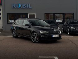 Svart Begagnad 2017 Skoda Octavia RS Kombi | 179 900 kr (Lite dyr)