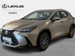 Ljusgrå (grå) Begagnad 2022 Lexus NX350h Business Edition SUV | 459 000 kr (Marknadspris)