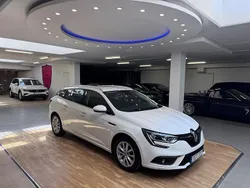 Vit Begagnad 2018 Renault Mégane GrandTour Kombi | 114 900 kr (Marknadspris)