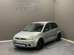 Ljusgrön (grön) Begagnad 2004 Ford Fiesta Halvkombi | 29 900 kr (Lite dyr)