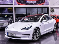 Vit Begagnad 2020 Tesla Model 3 Standard Range Plus Sedan | 215 900 kr (Marknadspris)
