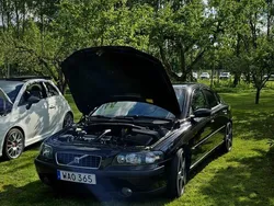 Svart Begagnad 2004 Volvo S60 Sedan | 90 000 kr