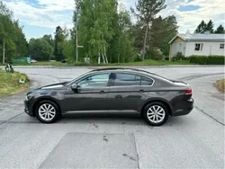 Brun Begagnad 2015 VW Passat Sedan | 129 000 kr (Lite dyr)
