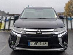 Svart Begagnad 2016 Mitsubishi Outlander SUV | 169 000 kr (Marknadspris)