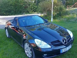 Svart Begagnad 2005 Mercedes SLK350 Cab | 120 000 kr (Marknadspris)