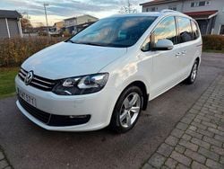 Vit Begagnad 2015 VW Sharan Minibuss | 124 900 kr (Superpris)