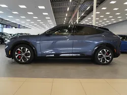 Okänd Begagnad 2021 Ford Mustang Mach-E Premium SUV | 419 900 kr (Marknadspris)