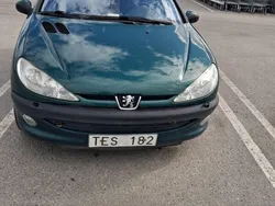 Grön Begagnad 2002 Peugeot 206 Roland Garros Halvkombi | 15 000 kr (Marknadspris)