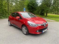 Röd Begagnad 2015 Renault Clio IV Halvkombi | 76 000 kr (Bra pris)
