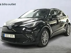 Svart Begagnad 2021 Toyota C-HR Executive SUV | 249 900 kr (Marknadspris)