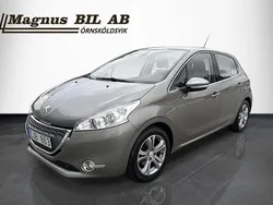 Ljusgrå Begagnad 2012 Peugeot 208 Halvkombi | 69 900 kr (Marknadspris)