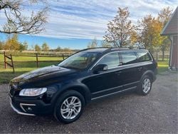 Svart Begagnad 2016 Volvo XC70 Momentum SUV | 146 000 kr (Marknadspris)