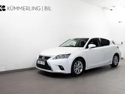 Vit Begagnad 2015 Lexus CT200h Halvkombi | 149 900 kr (Marknadspris)