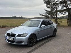 Blå Begagnad 2009 BMW 325 Sedan | 60 000 kr (Superpris)