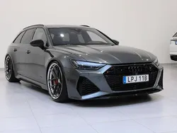 Grå Begagnad 2024 Audi RS6 Performance Kombi | 1 449 000 kr (Dyr)