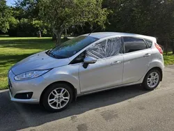 Grå Begagnad 2016 Ford Fiesta Titanium Halvkombi | 16 000 kr