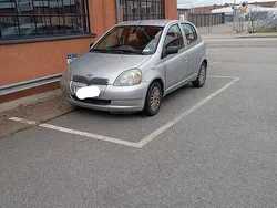 Silver Begagnad 2003 Toyota Yaris Halvkombi | 19 900 kr (Marknadspris)