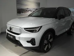 Svart Begagnad 2023 Volvo XC40 Single Motor Extended Range SUV | 639 900 kr