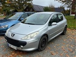 Grå Begagnad 2006 Peugeot 307 Halvkombi | 18 000 kr (Marknadspris)