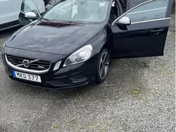 Svart Begagnad 2012 Volvo V60 R-Design Kombi | 139 000 kr (Bra pris)