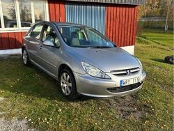 Grå Begagnad 2005 Peugeot 307 Halvkombi | 17 000 kr (Bra pris)