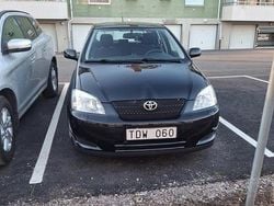 Svart Begagnad 2002 Toyota Corolla Halvkombi | 65 000 kr (Lite dyr)