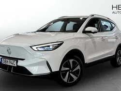 Vit (white) Begagnad 2022 MG ZS Luxury Sedan | 244 900 kr (Bra pris)