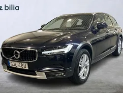 Mörkblå (blå) Begagnad 2019 Volvo V90 CC SE Kombi | 299 900 kr (Marknadspris)