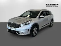Grå Begagnad 2018 Kia Niro Advance SUV | 139 900 kr (Marknadspris)