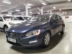 Blå Begagnad 2013 Volvo V60 Kinetic Kombi | 89 900 kr (Marknadspris)