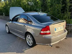 Grå Begagnad 2004 Volvo S40 Sedan | 36 000 kr (Marknadspris)
