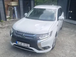 Vit Begagnad 2017 Mitsubishi Outlander P-HEV SUV | 145 000 kr (Bra pris)