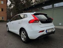 Begagnad 2013 Volvo V40 Momentum Halvkombi | 79 900 kr (Superpris)