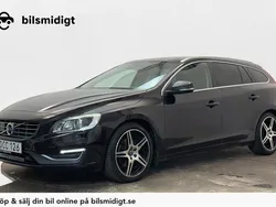Svart Begagnad 2015 Volvo V60 Summum Kombi | 179 900 kr (Marknadspris)