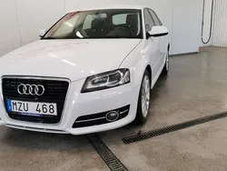 Vit Begagnad 2012 Audi A3 Sportback Comfort Halvkombi | 89 900 kr (Marknadspris)