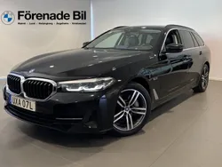 Svart Begagnad 2022 BMW 530e Kombi | 279 000 kr