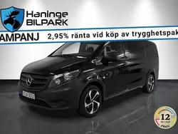 Svart Begagnad 2016 Mercedes Vito Minibuss | 259 900 kr