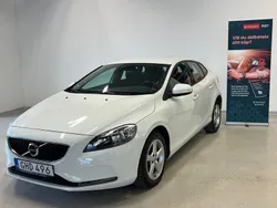 Vit Begagnad 2018 Volvo V40 Kinetic Kombi | 139 800 kr (Marknadspris)