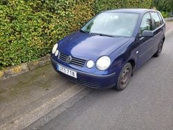 Blå Begagnad 2004 VW Polo Halvkombi | 18 000 kr (Bra pris)