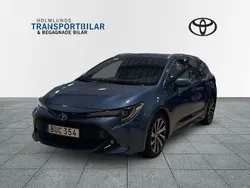 Blå Begagnad 2022 Toyota Corolla Style Kombi | 269 900 kr (Marknadspris)