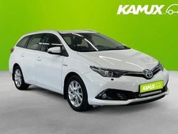 Vit Begagnad 2019 Toyota Auris Hybrid Kombi | 198 600 kr (Marknadspris)