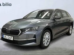 Grå Ny 2025 Skoda Octavia Kombi | 352 400 kr (Marknadspris)