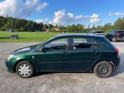 Grön Begagnad 2004 Toyota Corolla Halvkombi | 15 500 kr (Superpris)