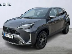 Grå Begagnad 2022 Toyota Yaris Cross SUV | 309 900 kr (Marknadspris)