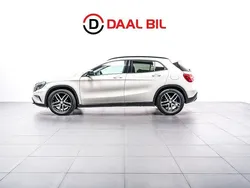 Vit Begagnad 2016 Mercedes GLA200 SUV | 239 700 kr (Marknadspris)