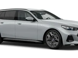 Grå Ny 2025 BMW 530e M Sport Kombi | 729 700 kr (Marknadspris)