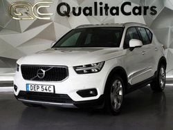 Vit Begagnad 2019 Volvo XC40 Momentum SUV | 218 900 kr (Marknadspris)